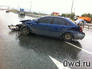 Битый автомобиль Chevrolet Lacetti